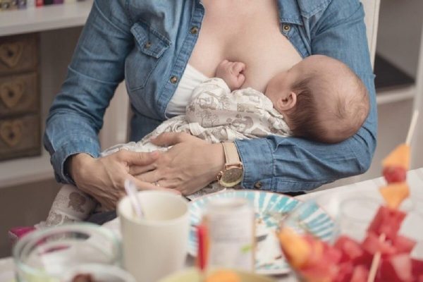 Tắc tia sữa sau sinh: Nguyên nhân, triệu chứng và cách khắc phục 3