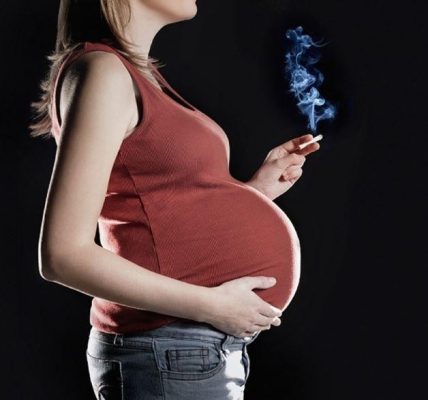 Tác hại của khói thuốc lá đến sức khỏe của mẹ bầu và thai nhi? 1