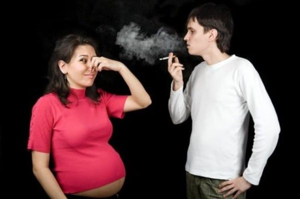 Tác hại của khói thuốc lá đến sức khỏe của mẹ bầu và thai nhi? 2